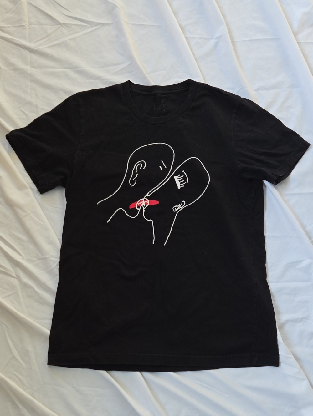 Men's Original Art Graphic Blk Tee, Lovers Kissing, Hand Silkscreened Size M